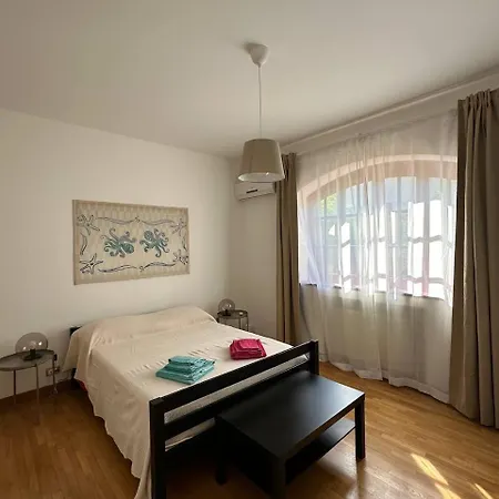 Nereidi Guest house *